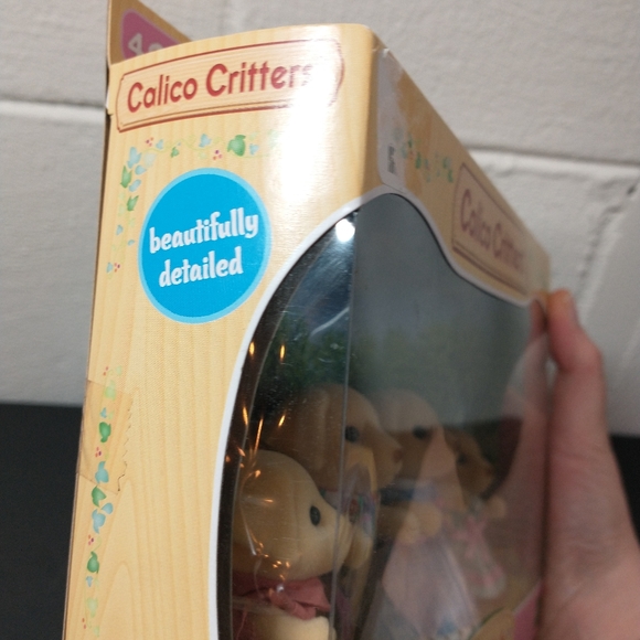 Calico Critters Yellow Labrador Family - Picture 3 of 6